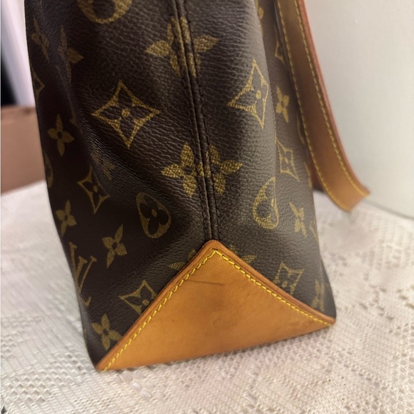 Louis Vuitton {Authentic} Piano Tote - Great Preloved Condition - Picture 4 of 16